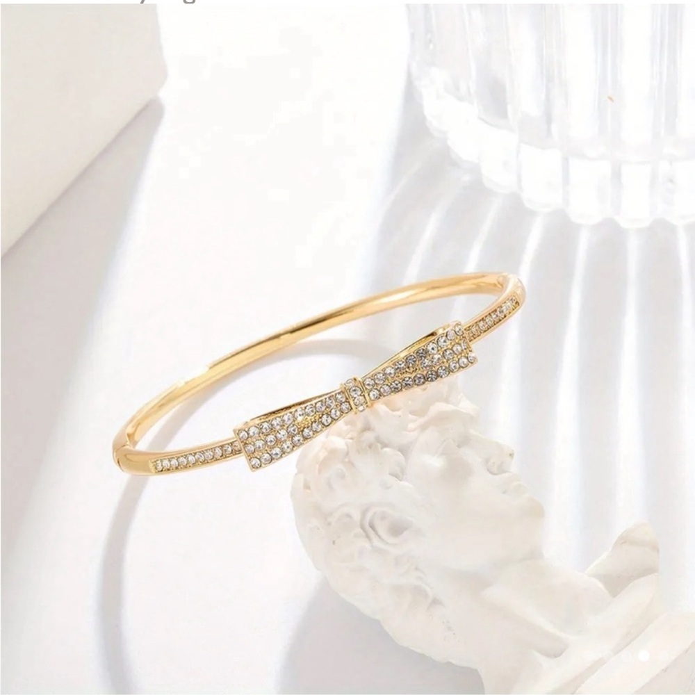 NWOT Rhinestone Bow Bangle Bracelet - Picture 2 of 8